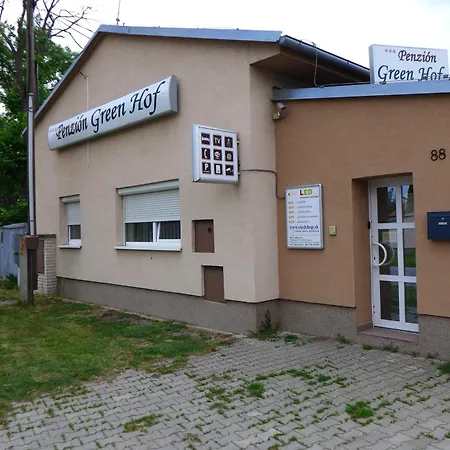 Hof 3*