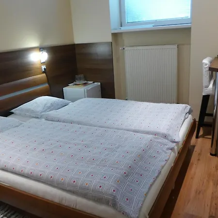Hof 3* Ступава