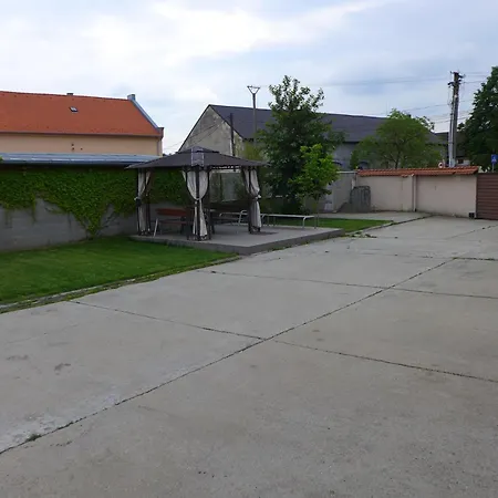 Hof بيت ضيافة 3*