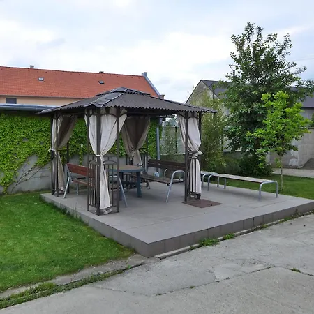 Hof بيت ضيافة ستوبافا